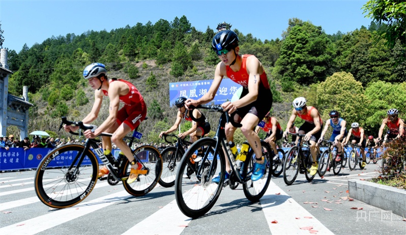 铁人三项亚洲杯暨中国铁人三项联赛在江西开赛