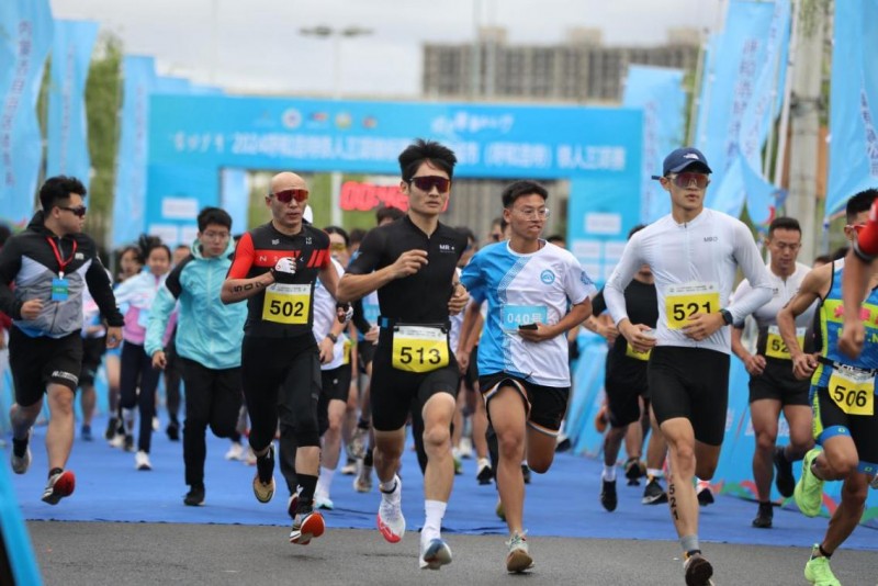 “跟着赛事去旅行”2024呼和浩特铁人三项锦标赛暨沿黄城市（呼和浩特）铁人三项赛成功举行(图4)