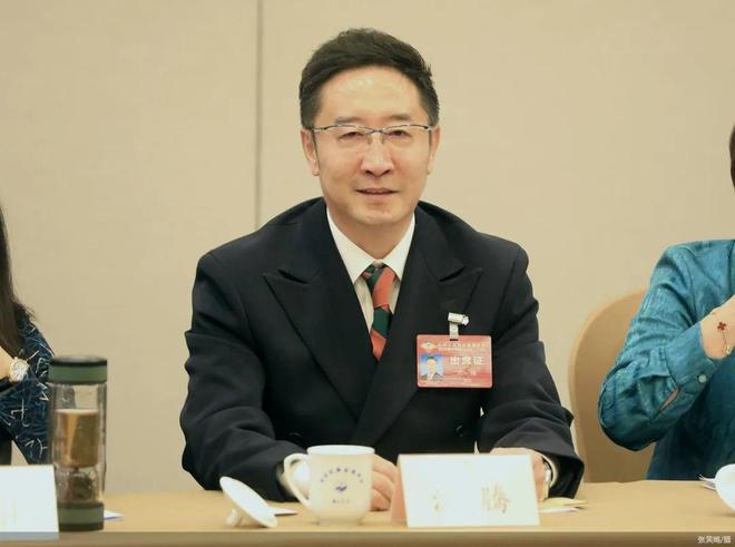 两会三人行丨专访市政协委员：促进体育消费发展赛事经济(图2)