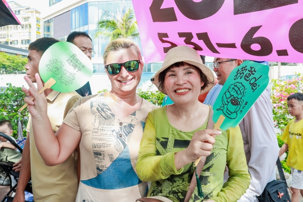 100%市场化运作破圈 2025三亚龙舟公开赛“解码”端午节庆经济消费逻辑(图2)