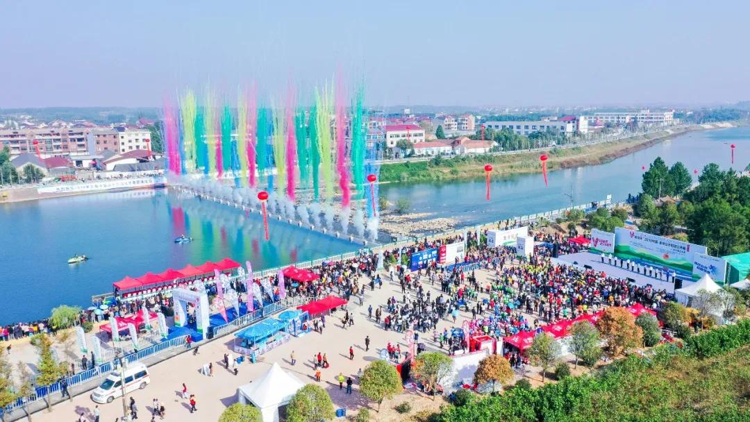 河北唐山：铁人三项决战渤海之湾(图1)