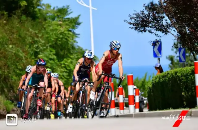 中国铁人三项联赛宁波东钱湖站结束(图1)