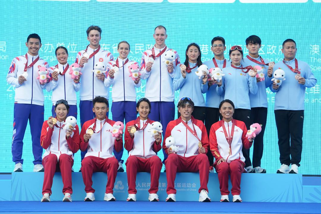 十五运会铁三混合接力 山东队成功卫冕冠军(图1)