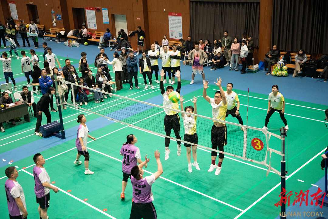 打造赛事融合发展新引擎！岳阳市“国资・城运杯”气排球赛燃情开幕(图3)
