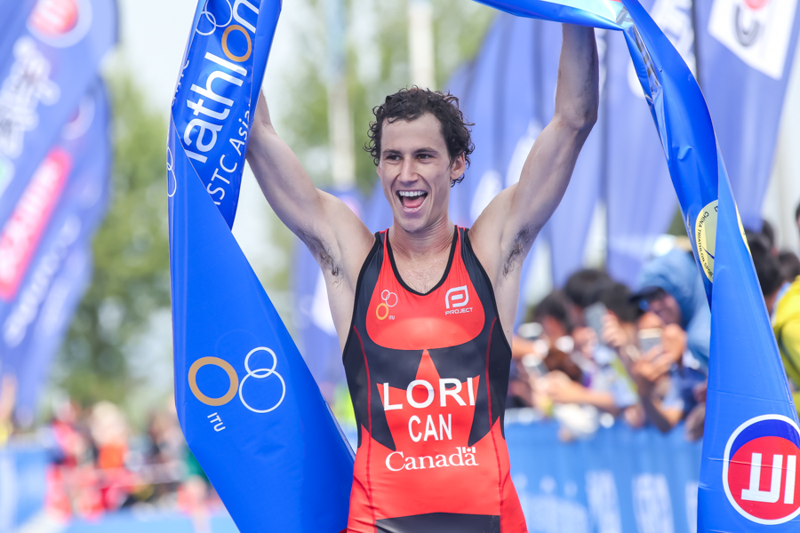 成渝双城铁人三项公开赛激战金堂