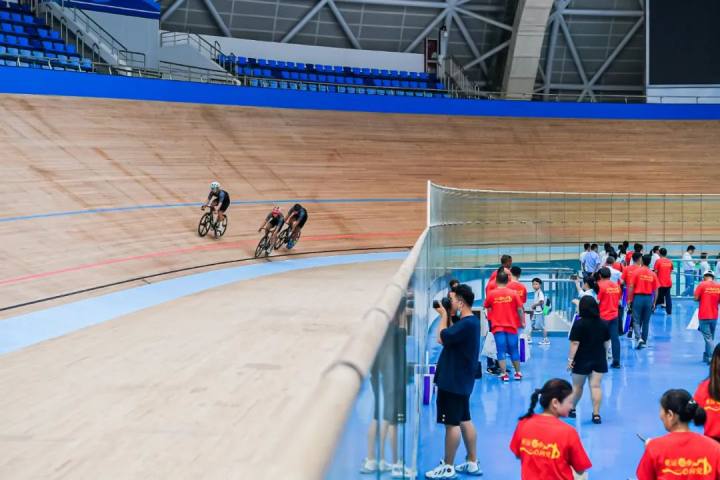 世界铁人致敬西北钢城——2017年中国铁人三项联赛－嘉峪关国际三项戈壁挑战赛圆满落幕(图1)