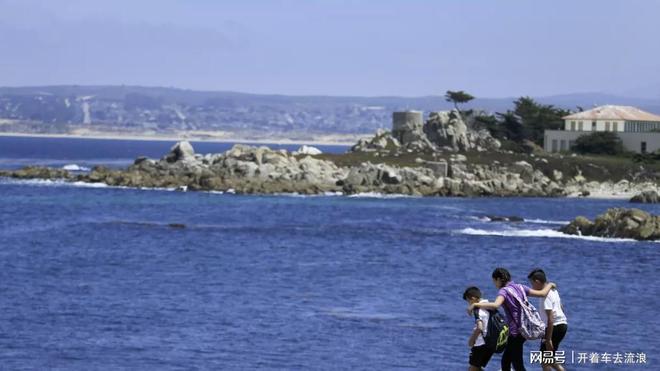 美国一名铁人三项运动员疑遭鲨鱼袭击目击者称“看到巨大水花”(图2)