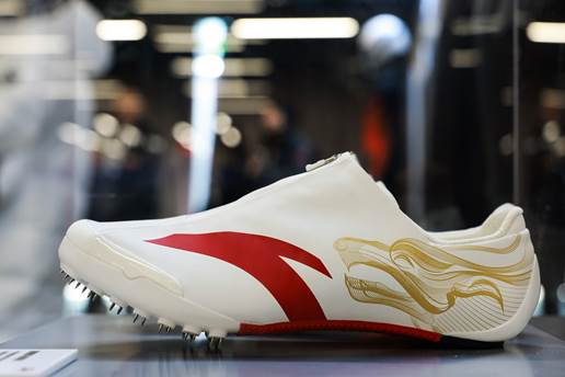 2026中国冬季项目十支国家队比赛装备发布安踏集团创新科技助力中国健儿出征米兰(图5)