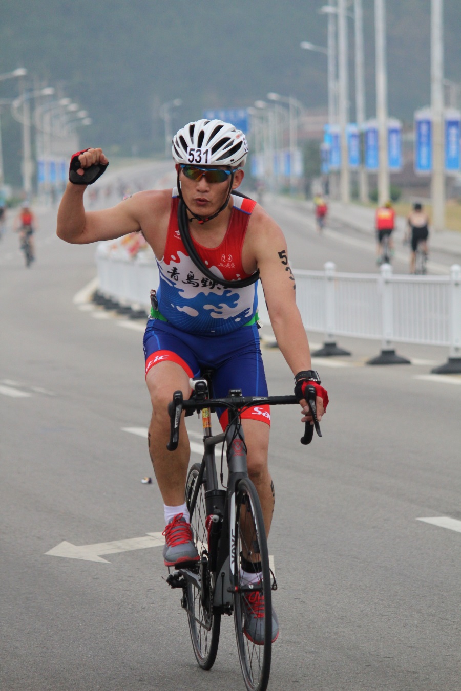 英超7天3赛大乱斗：阿森纳3-2险胜曼城迎战切尔西迎压力测试(图1)