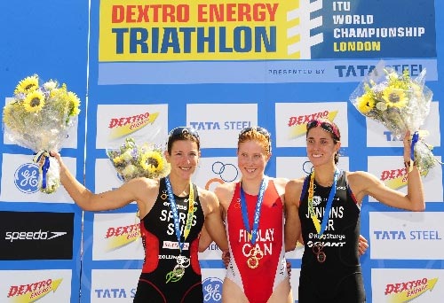 五国786名体育爱好者在云南巧家开展竞速赛铁人三项赛展现极限挑战与友谊(图1)