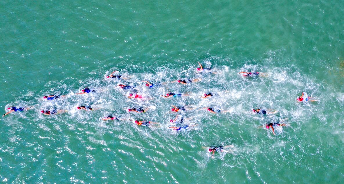 跨越“地球裂缝”：世界第一高桥让天堑变网红地标村民迎来顶流(图1)