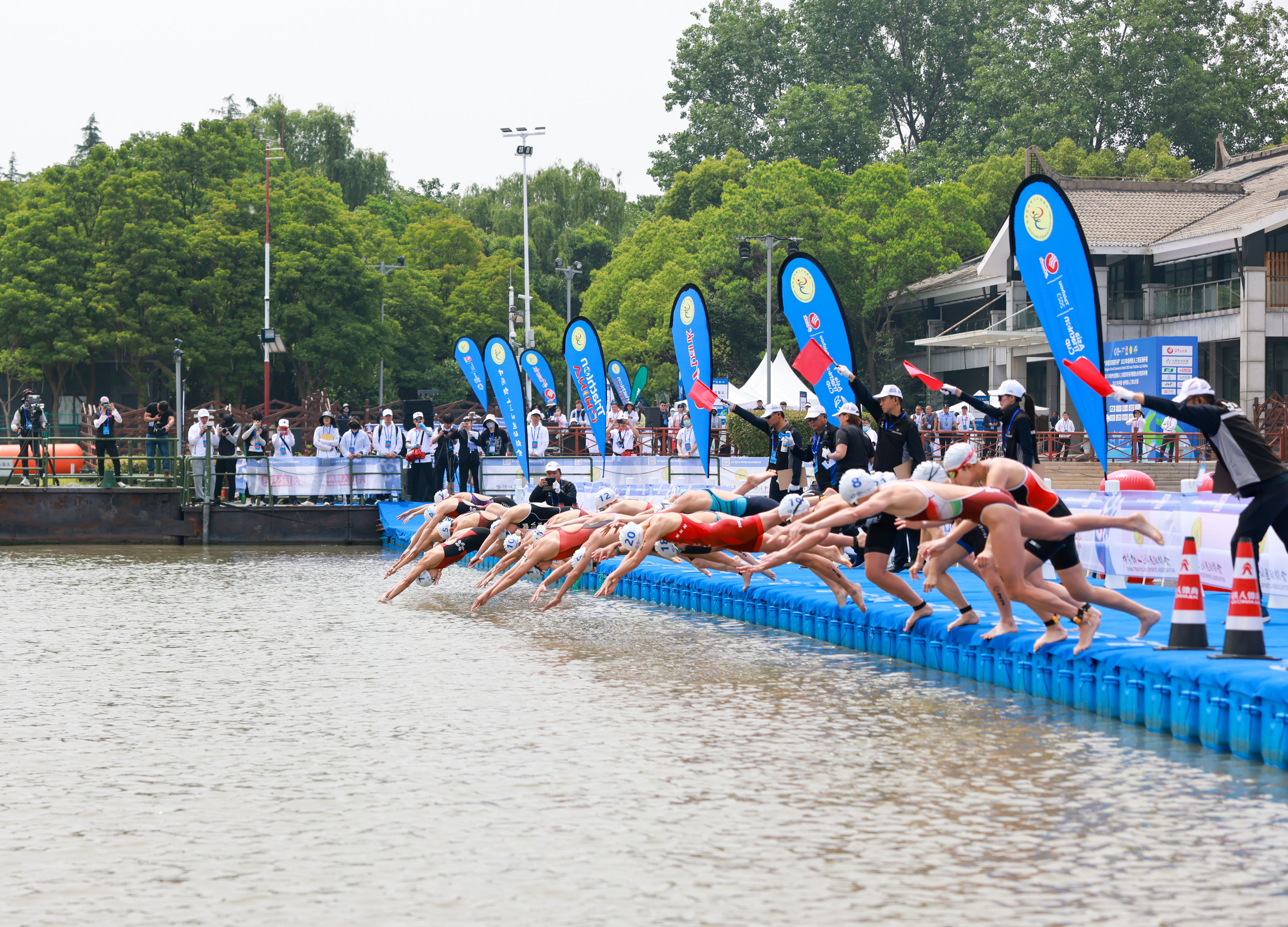 擘画“十五五”·黔进新征程｜杨宁：打造黔南成为全国生态人文旅游重要目的地(图1)