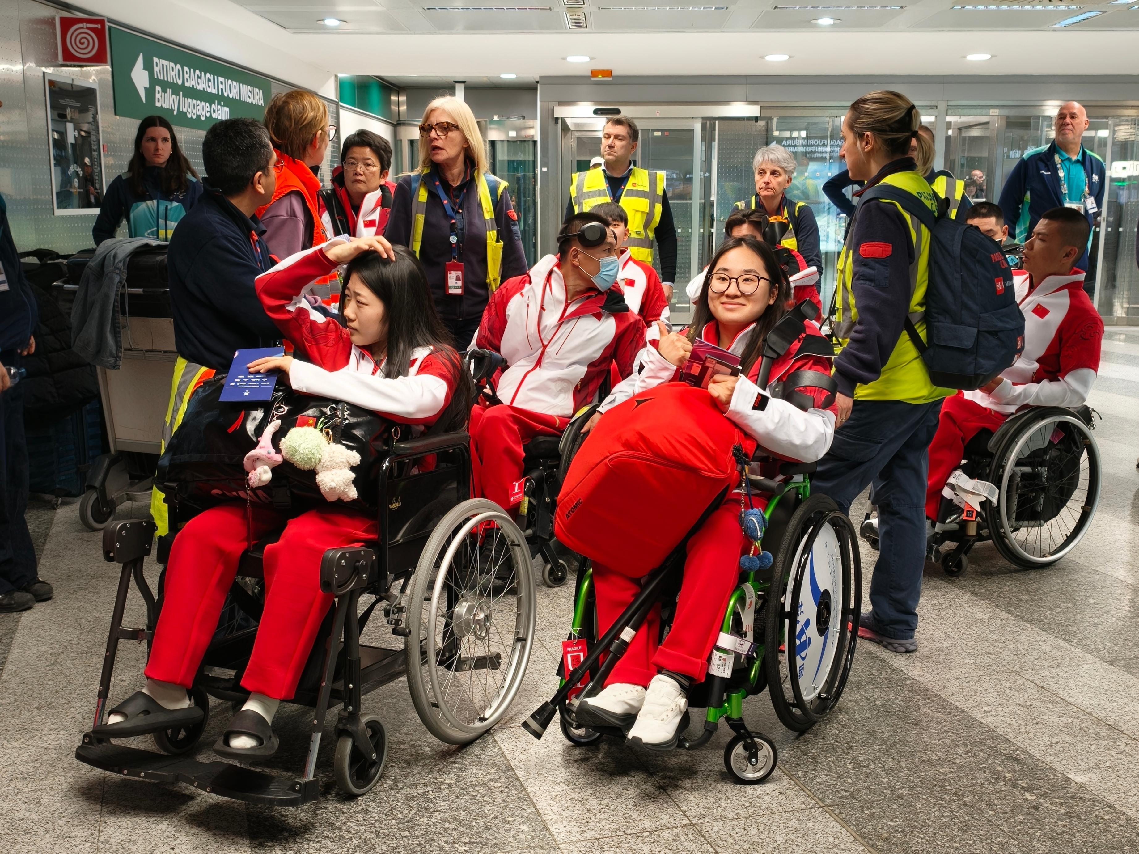 米兰冬残奥会中国体育代表团抵达米兰(图1)