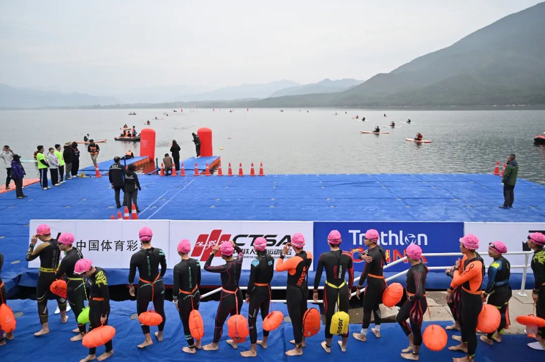 夺金历史时刻 女子铁人三项(图1)