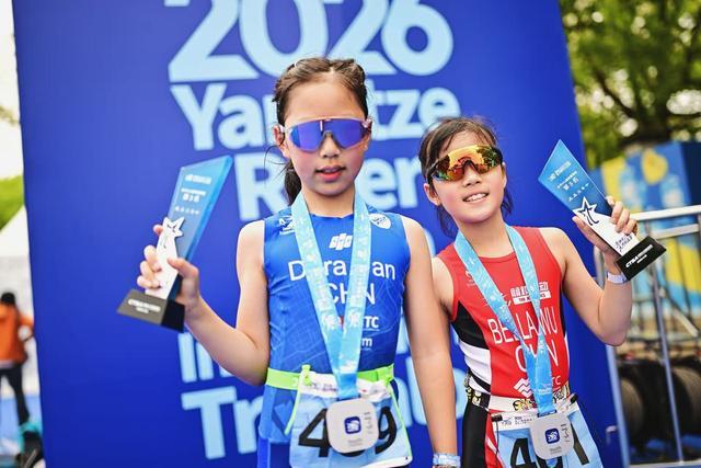 三百少年竞逐元荡湖畔 2026长三角国际铁人三项赛青少年组上海开赛(图4)