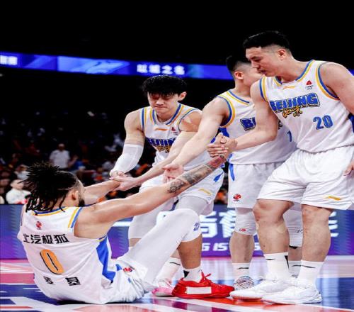 北京豪华阵容恐解散！外援一个不留赵睿或被送走许利民下课(图4)