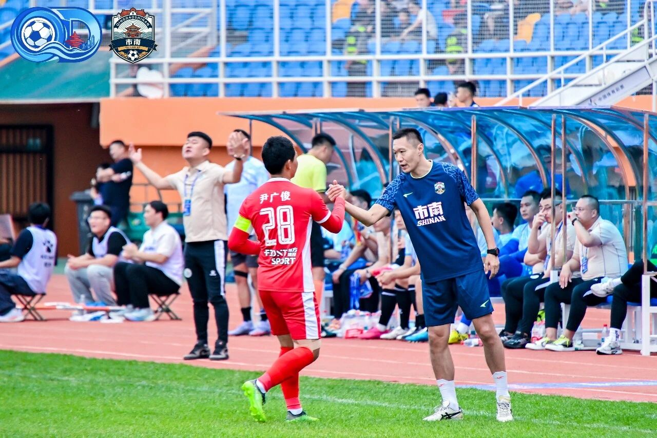 主场奏凯！市南区队2：0战胜崂山区队青岛城市足球争霸赛精彩开赛(图3)